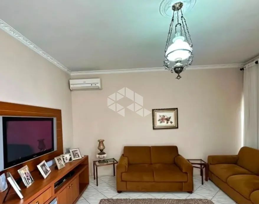 Casa ampla em bairro nobre - Foto 2