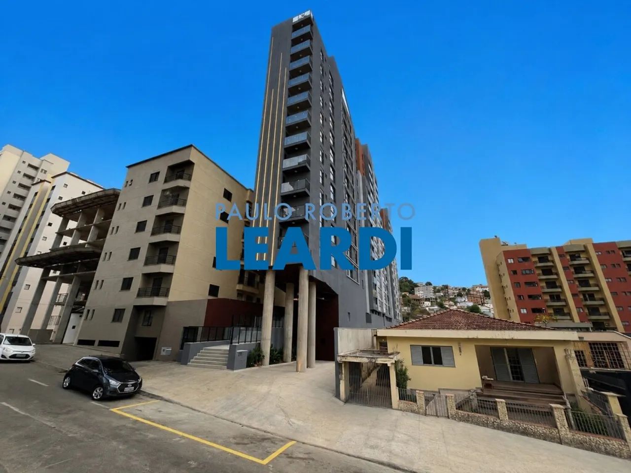 APARTAMENTO - CENTRO - MG