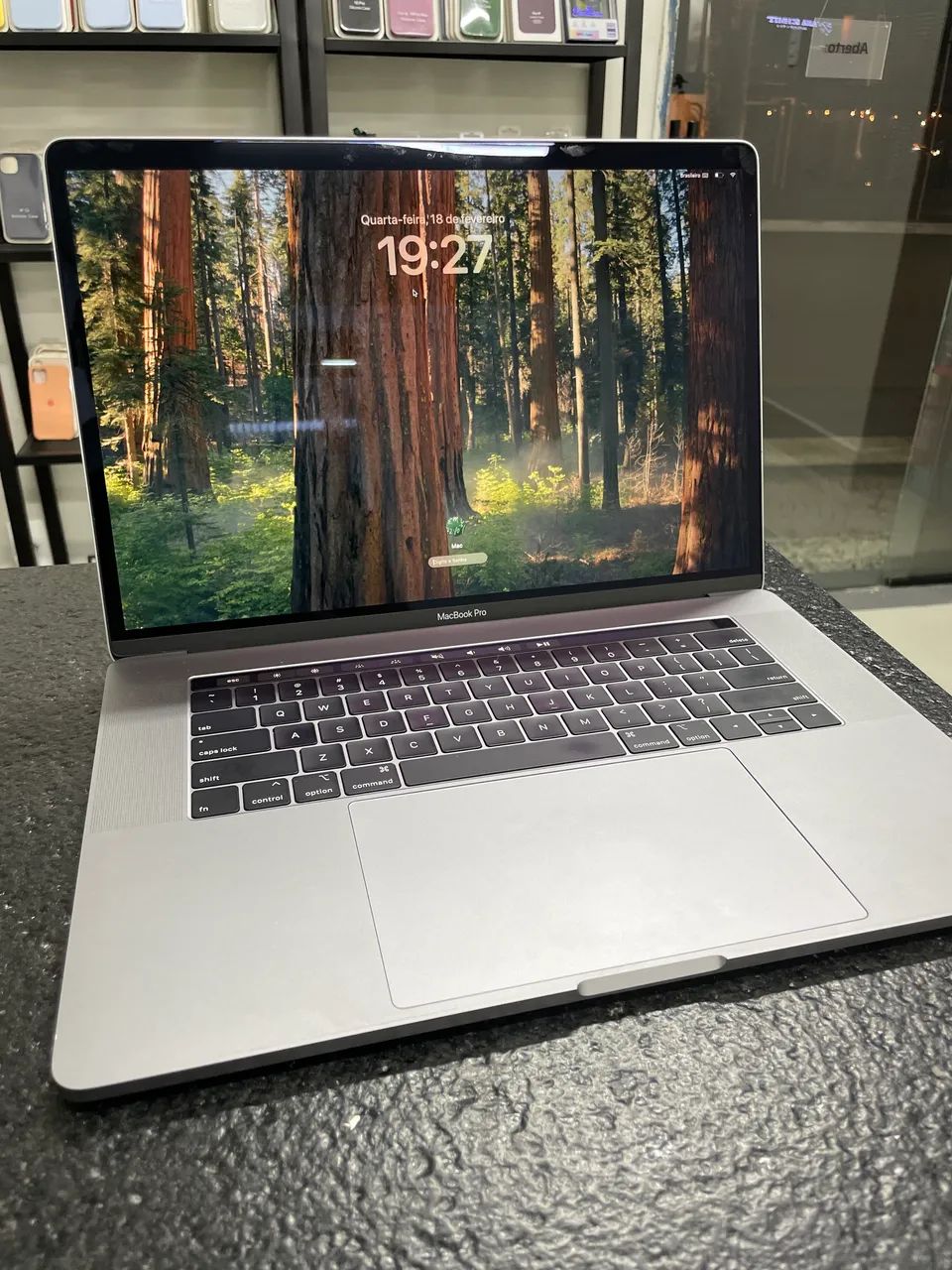 MacBook Pro core i7 novinho - preço de ocasião 
