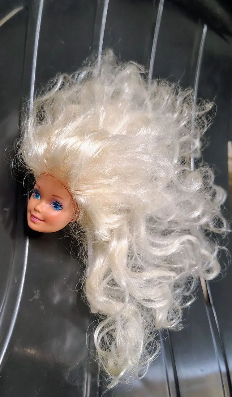 Barbie estrela somente a cabeça  - Foto 4