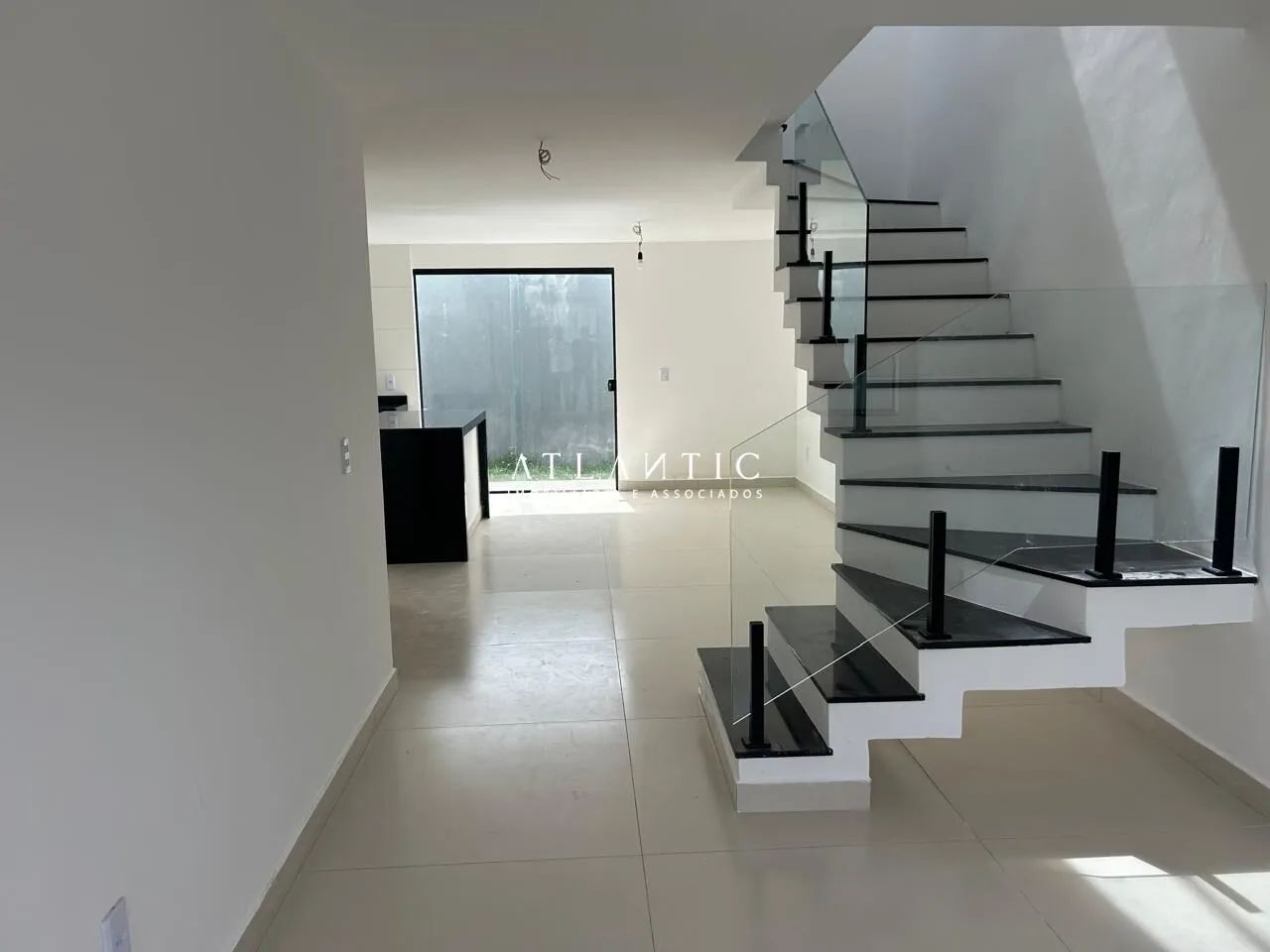 Casa Duplex com 3 quartos e 117 m² - Ponta da Fruta - V.V. / ES