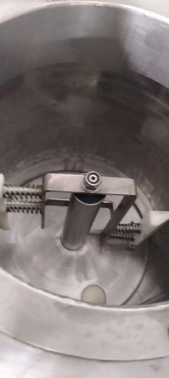 Duas Máquina de bater açaí 