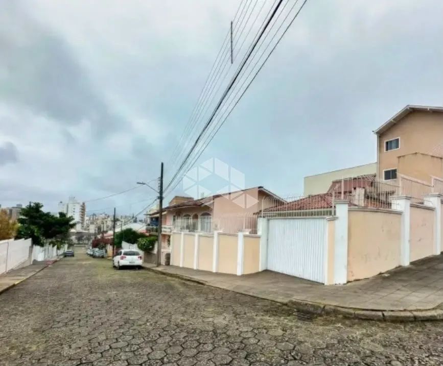 Casa ampla em bairro nobre - Foto 3