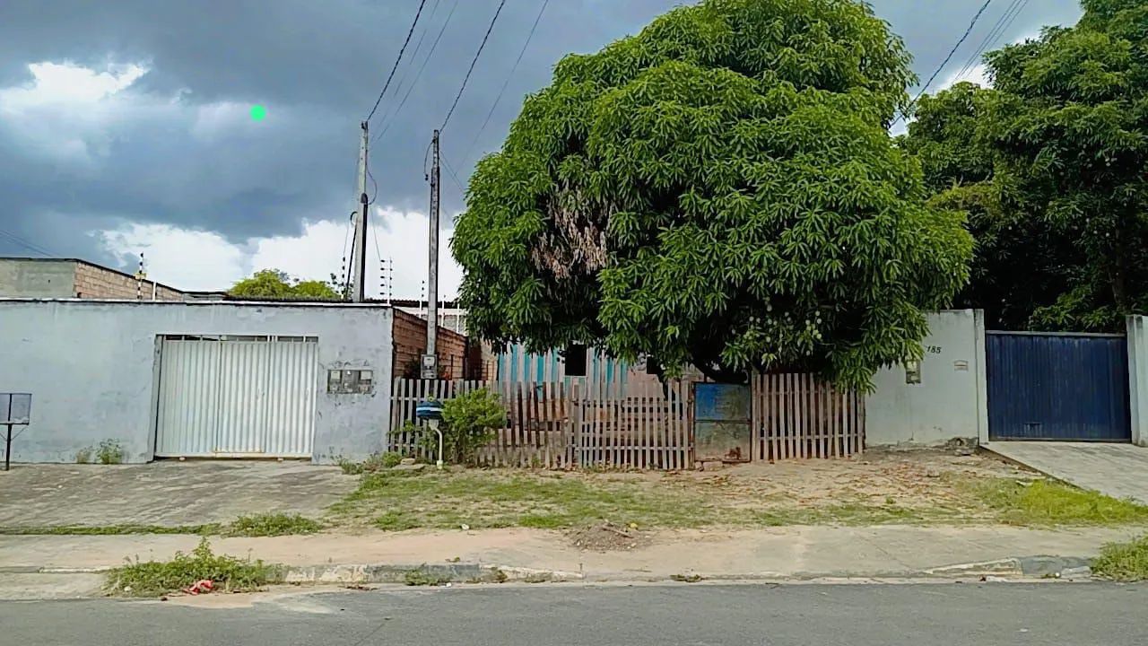 Casa no ARACELIS em ótima localização 