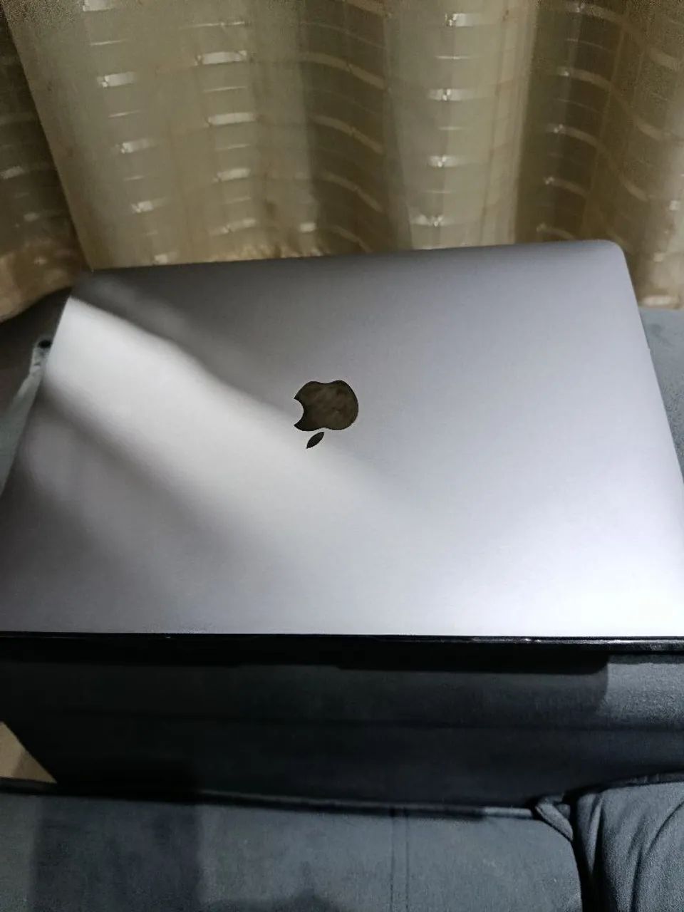 MAC BOOK AIR M1 8GB POUCO USADO
