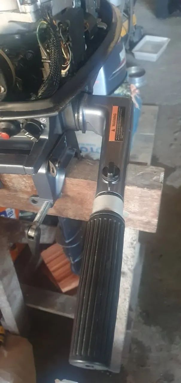 Motor Yamaha 4HP - vendo ou troco por 6 ou 8 hp - Foto 4