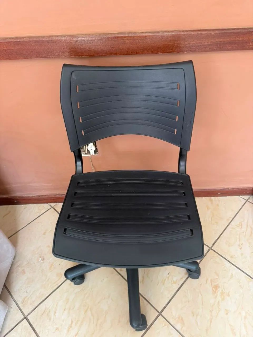 Cadeira de plástico reforçada  - Foto 2