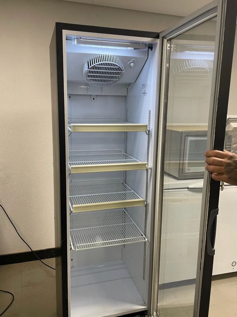 Refrigerador Metalfrio mod. MB28R 287 litros 220v