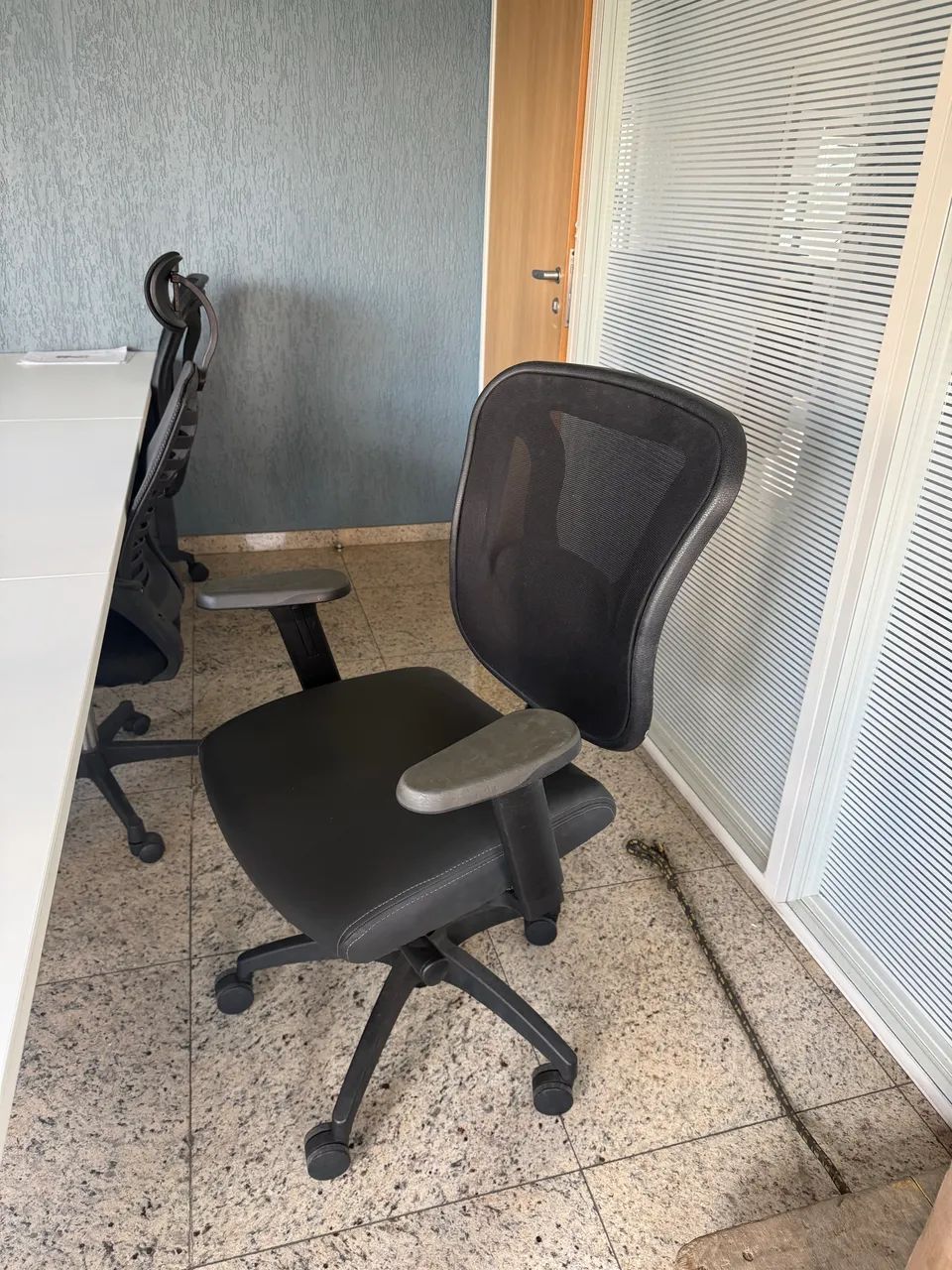 Mesas de escritório - Estações de trabalho 484549930119352322