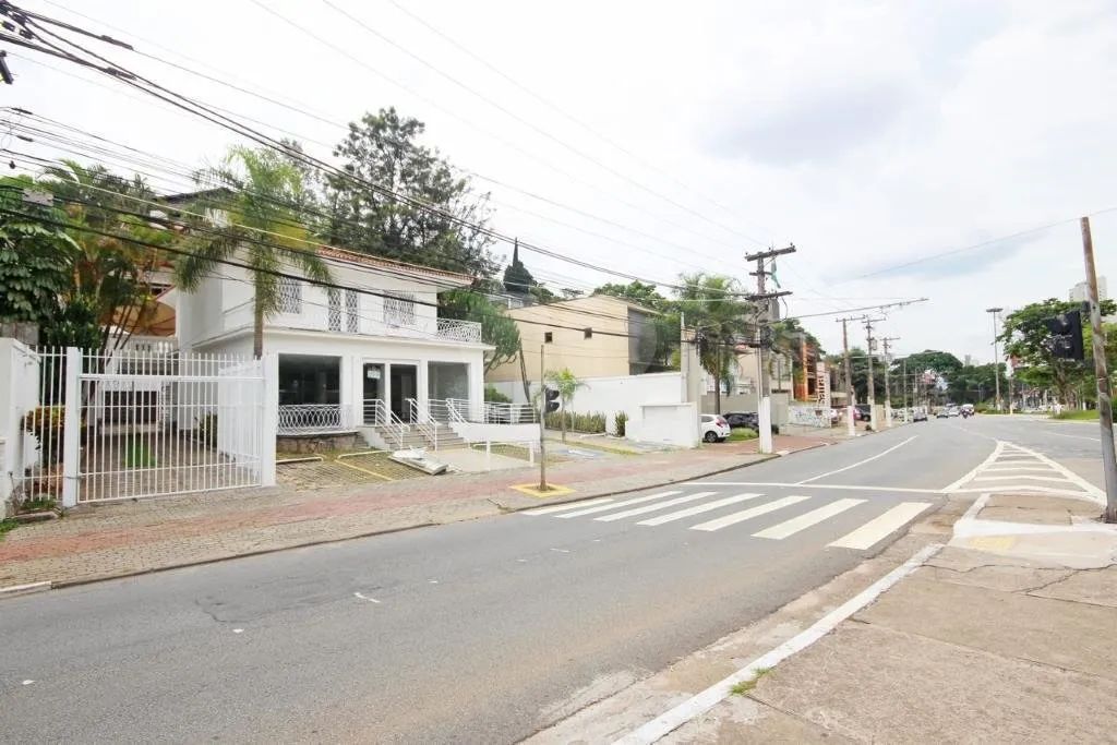 Prédio inteiro à venda ou para locação em Pacaembu - SP