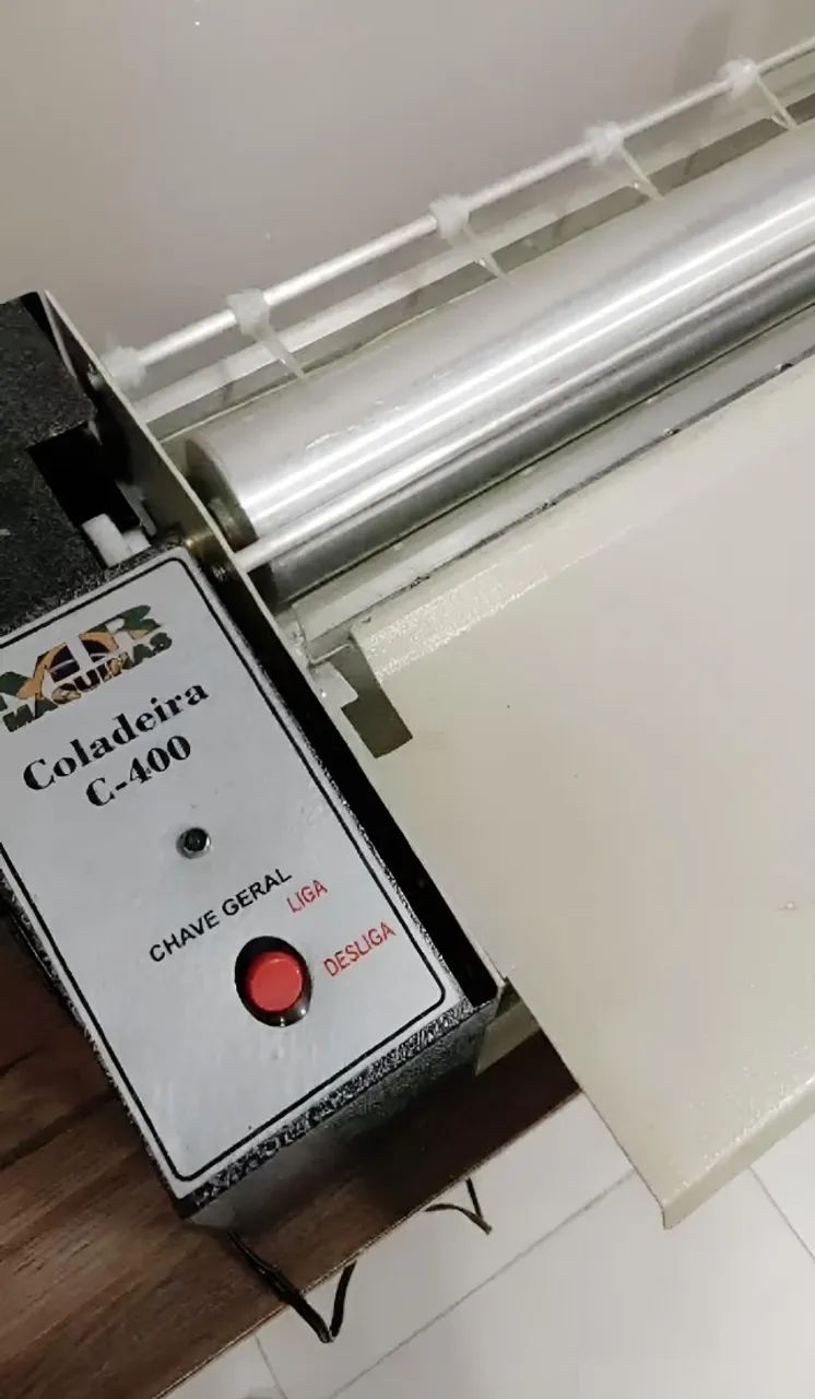 Máquina Coladeira de Arquivos C-400