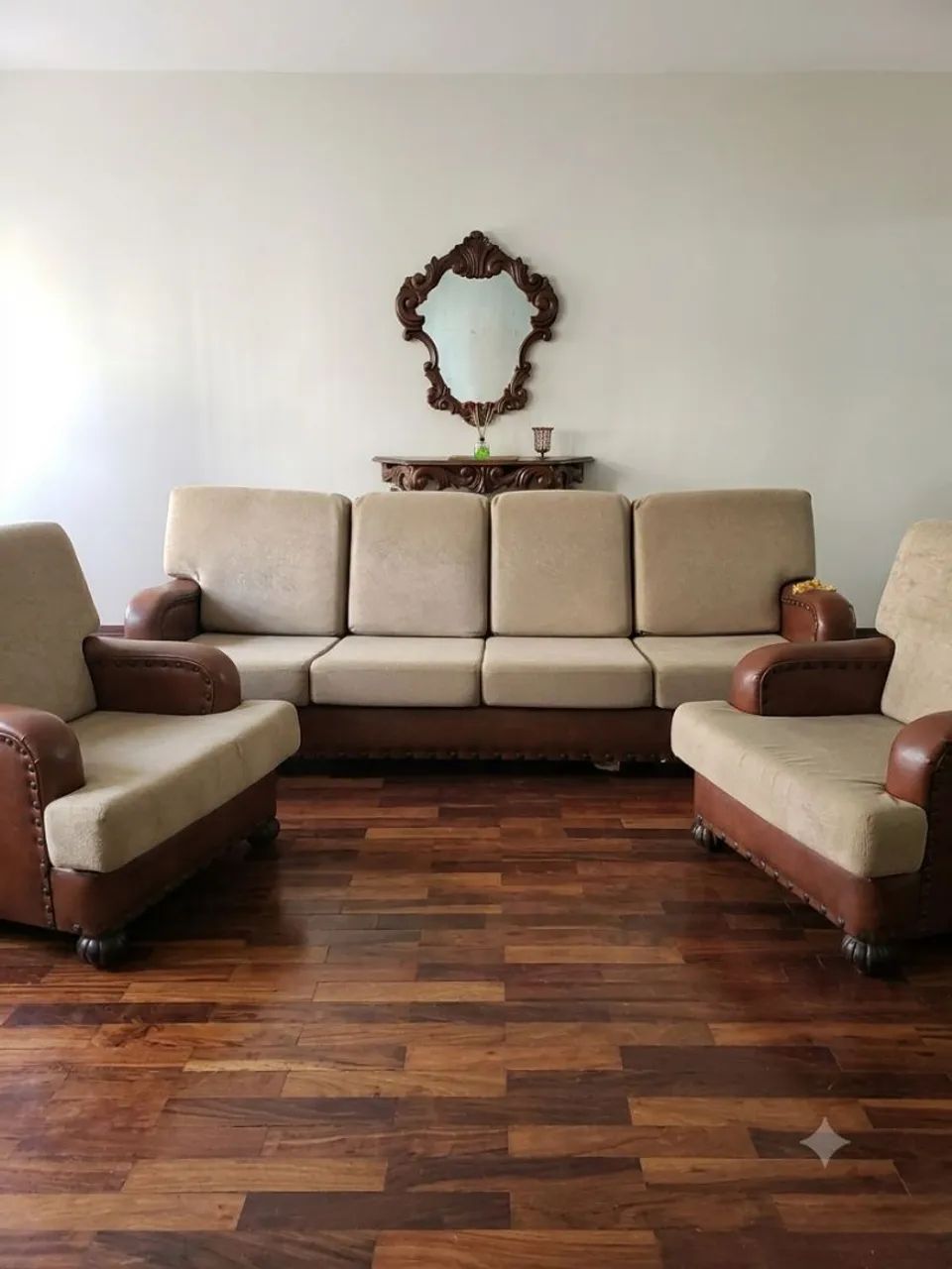Conjunto de sofá 4 lugares + 2 poltronas estilo colonial / clássico