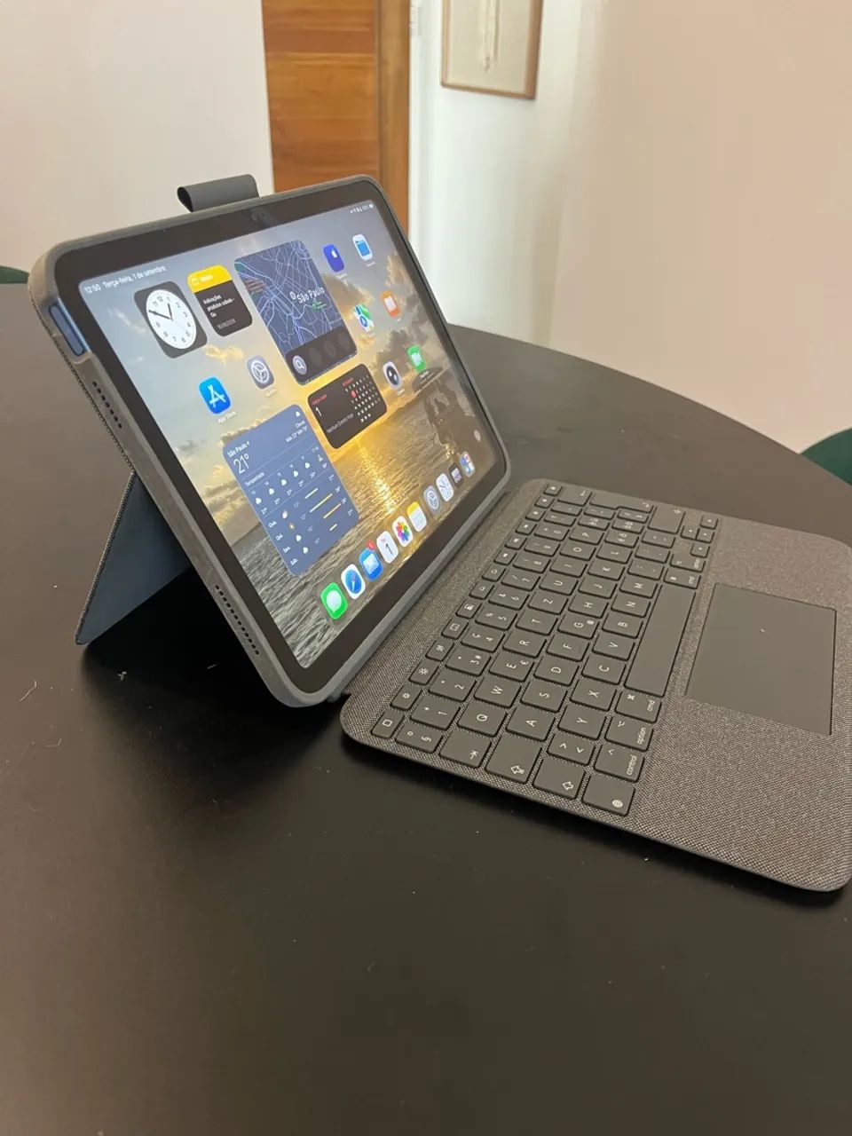 Apple iPad (10ª Geração) modelo A2696 de 64GB - Foto 2