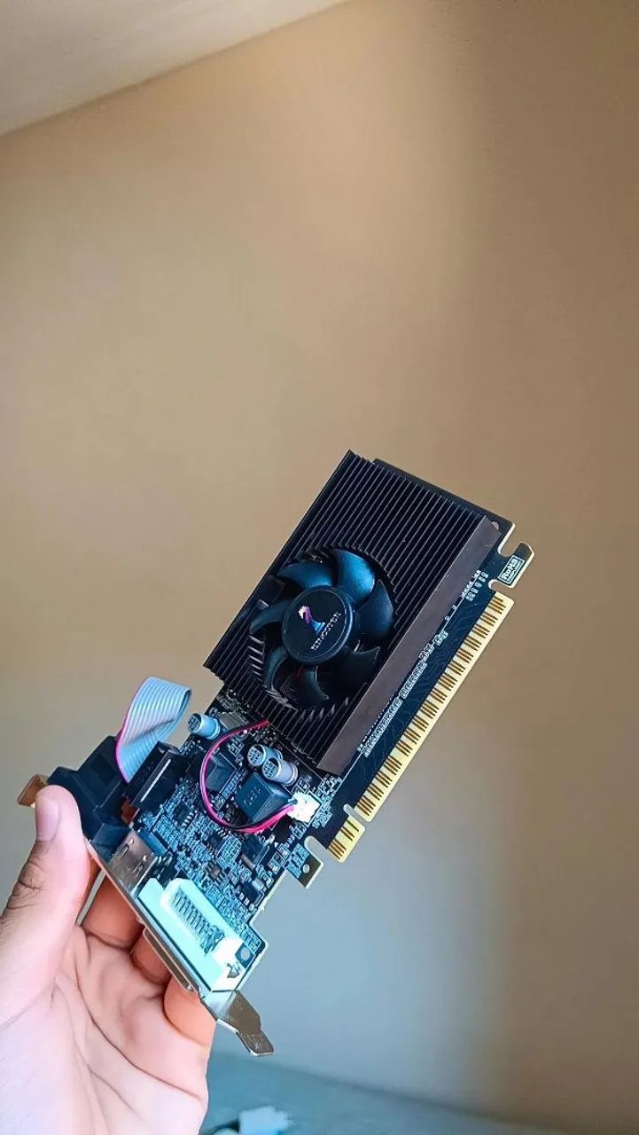 GPU GeForce GT 610 de 2 gb + placa wi-fi e bluetooth 