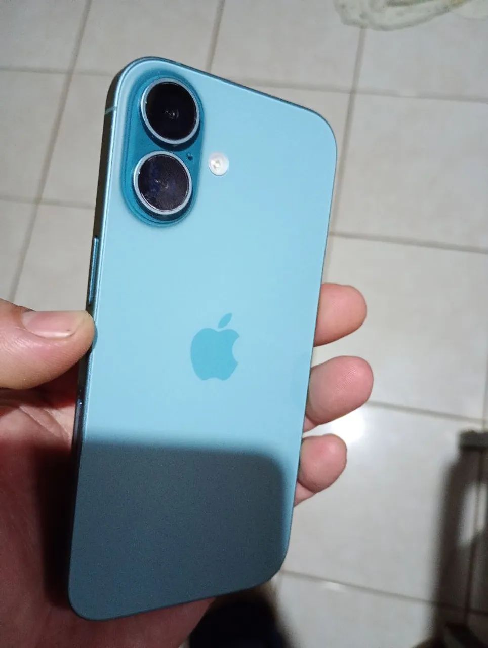 iPhone 16 