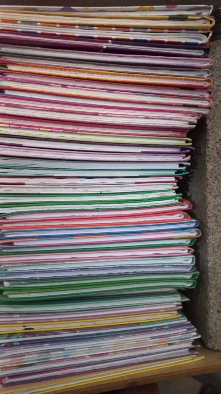 kit 6 Cadernos 60 folhas capa dura - Foto 3