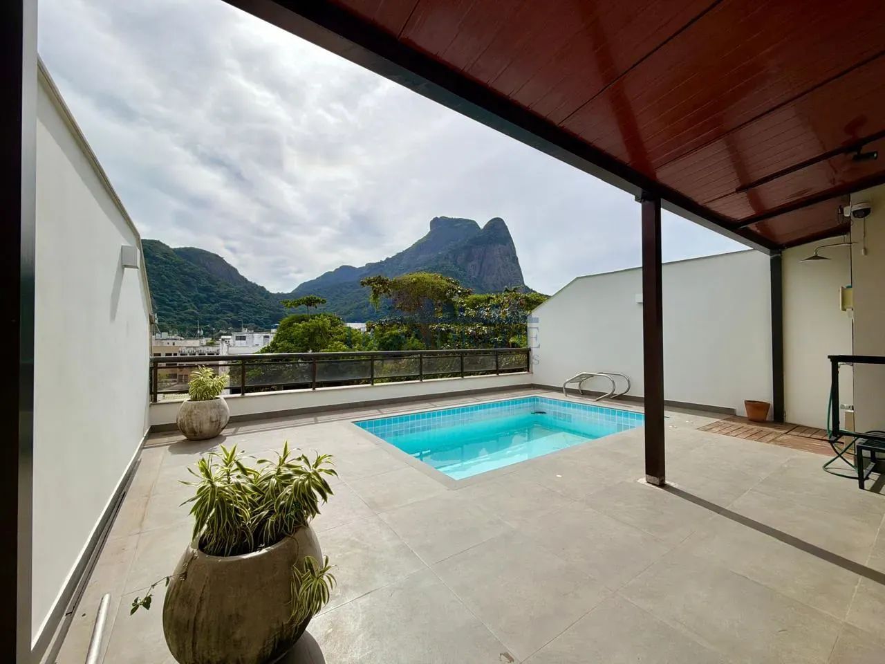 Jardim Oceânico  Cobertura Duplex 332 m² | 3 Suítes | Vista Pedra da Gávea | Piscina | 3 V 1