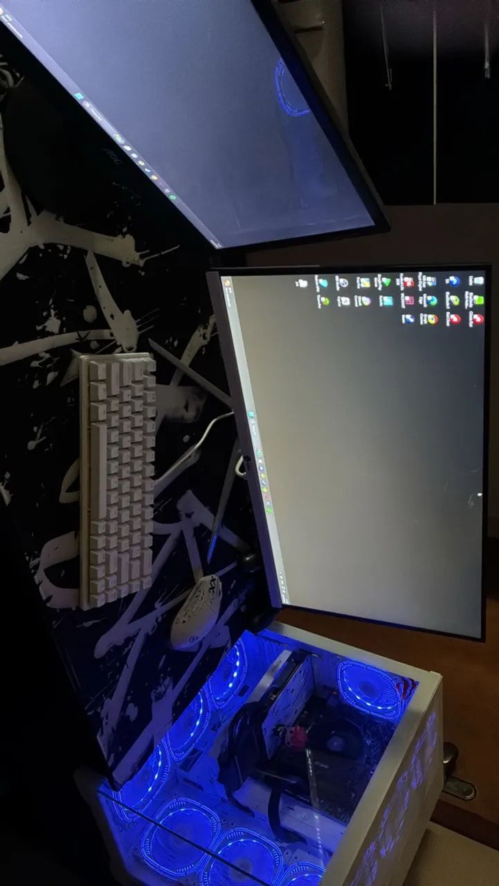 Pc gamer, com periféricos e monitores 