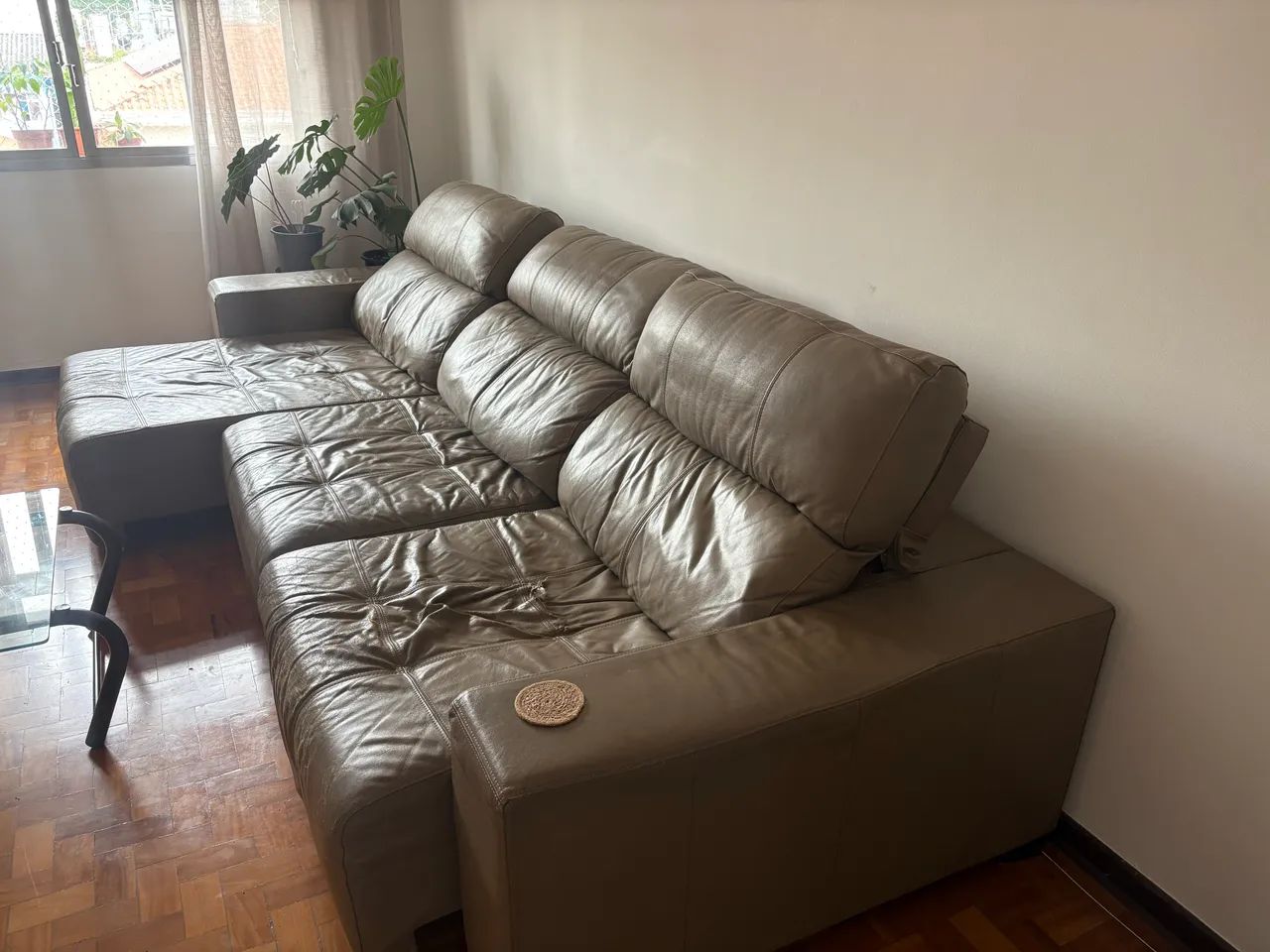 Sofá de couro legítimo retrátil e reclinável  - Foto 2