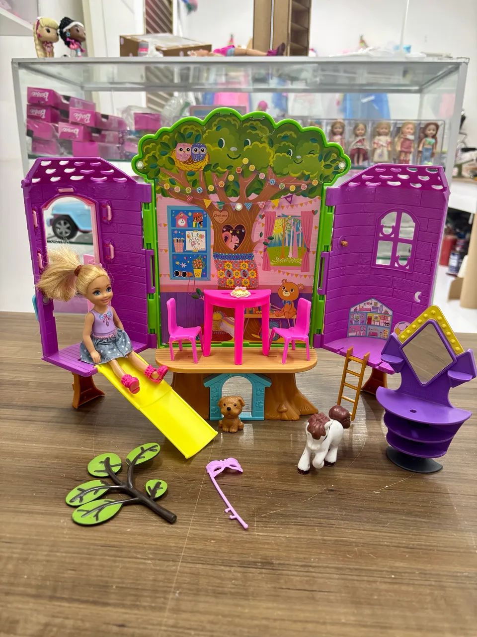 Casa na árvore Chelsea (Barbie)