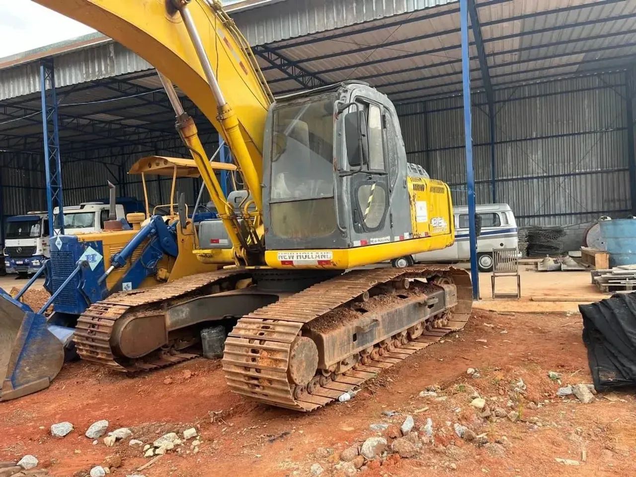 Escavadeira New Holland E125 B