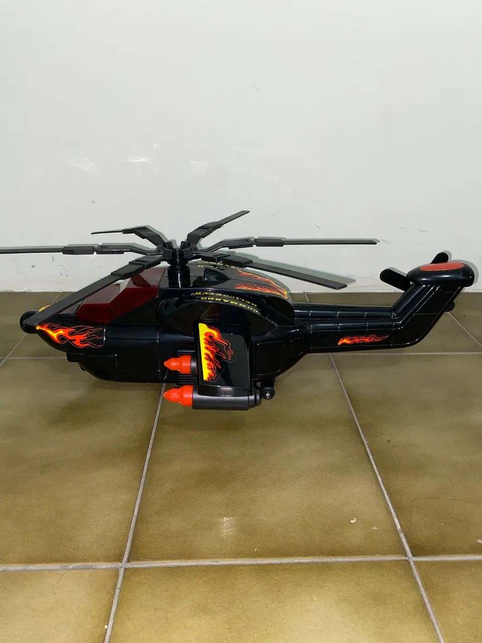 Helicóptero commando - Foto 3