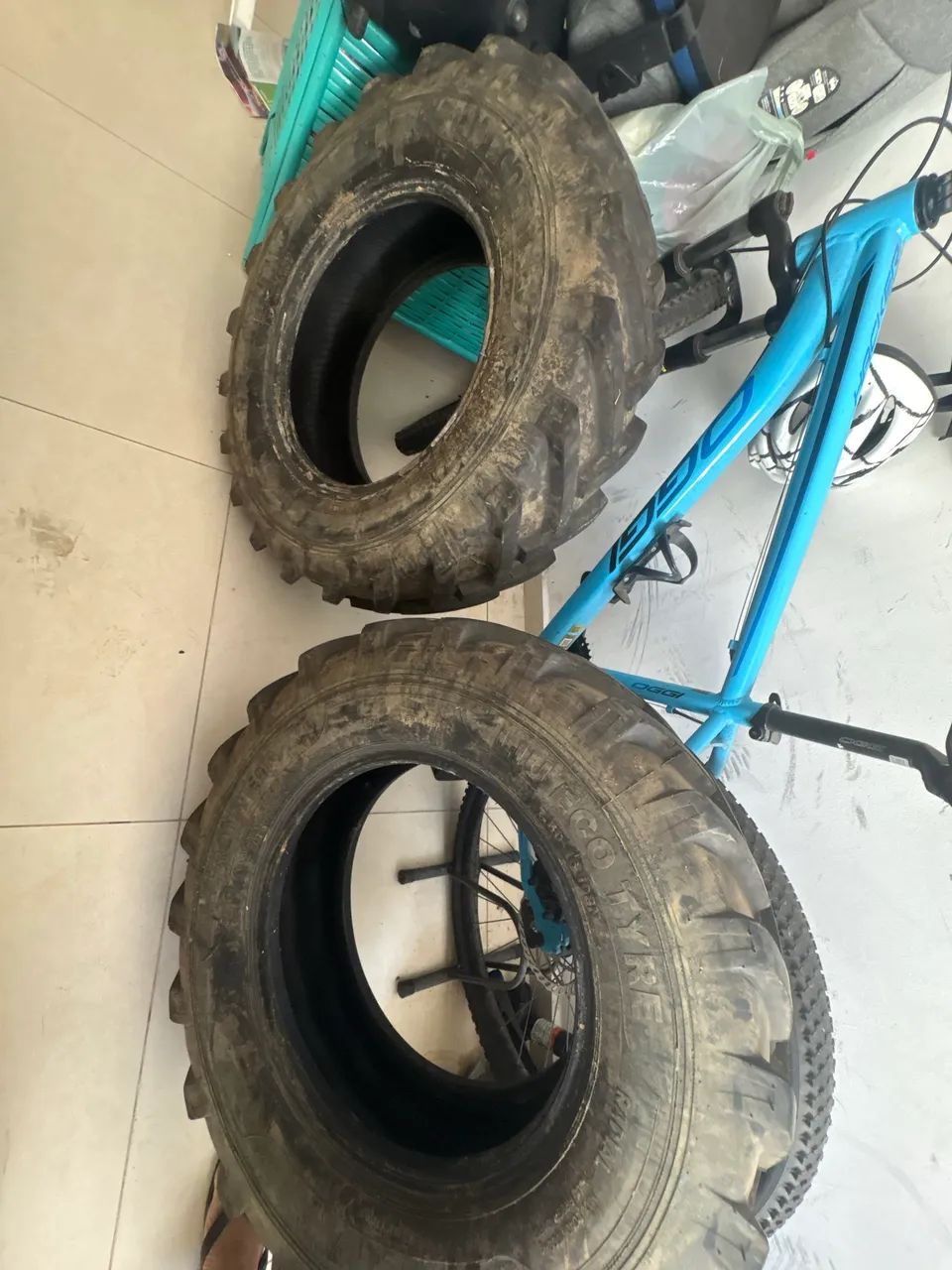Pneus de trator aro 16 - Foto 3