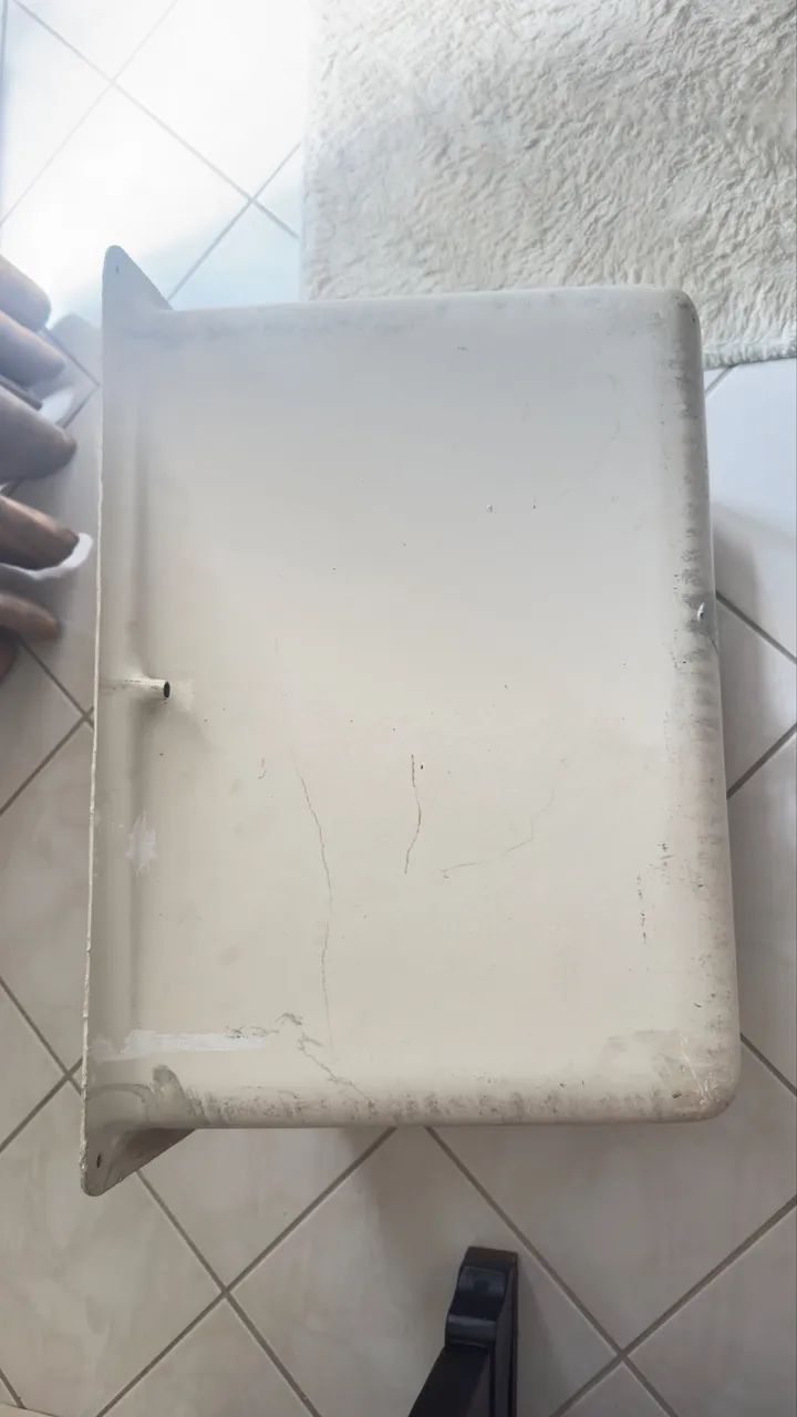 Caixa protetora para ar condicionado 