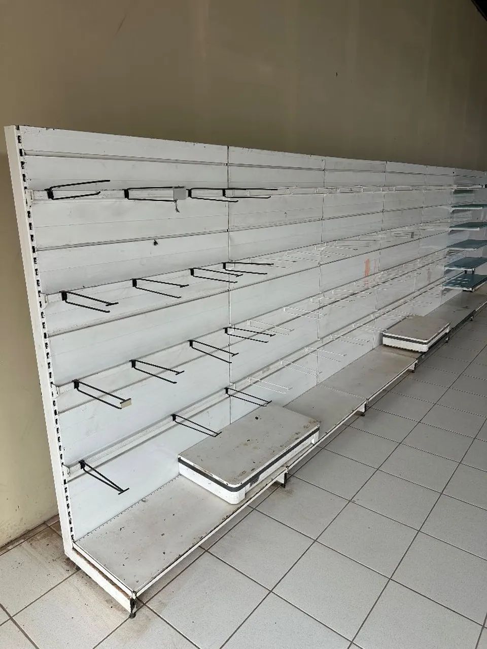PRATELEIRAS GÔNDOLA CENTRAL E LATERAL !POR METRO! - Foto 4