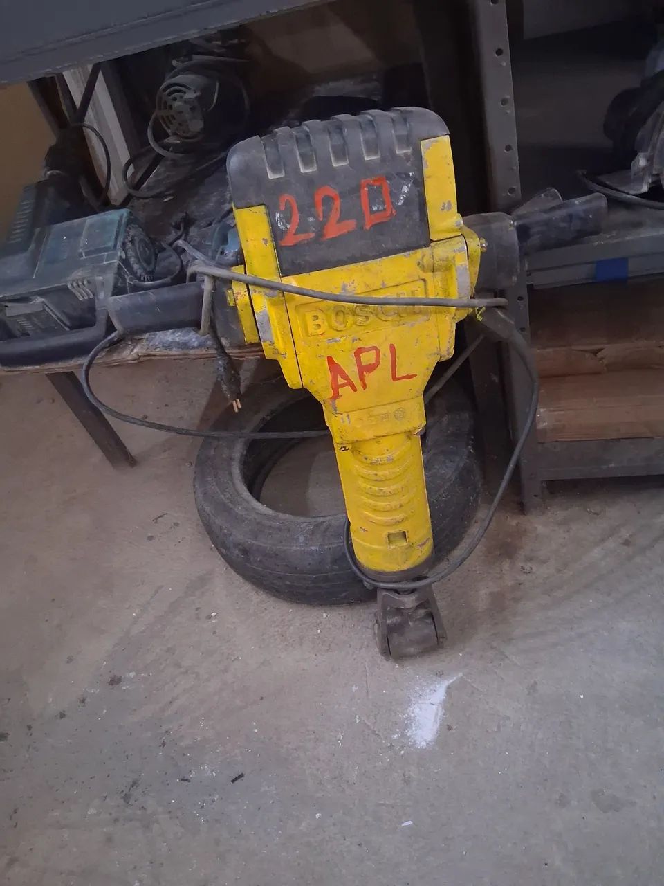Vendo Martelete 30 kgs.