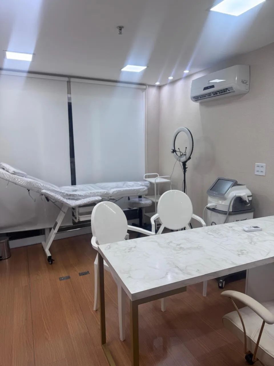 Oportunidade para Investidor ! Vendo sala com consultório montado e alugado 270 mil