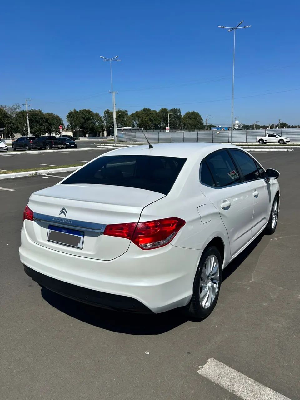 Citroen C4 Lounge Tendance 2.0 Flex 4P Aut. 2014 - Foto 2