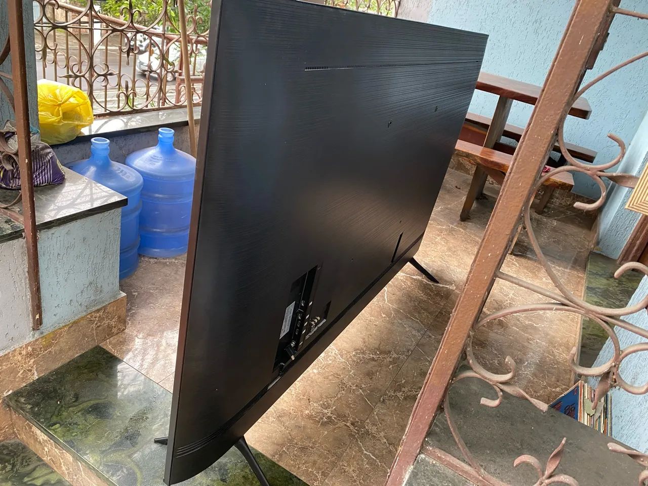 Tv Samsung 75 com defeito  - Foto 3
