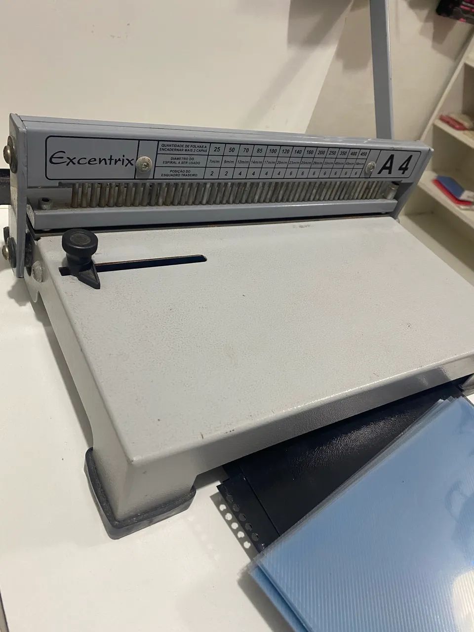 Encadernadora Ecentrix + material para encadernação 427577417412136960