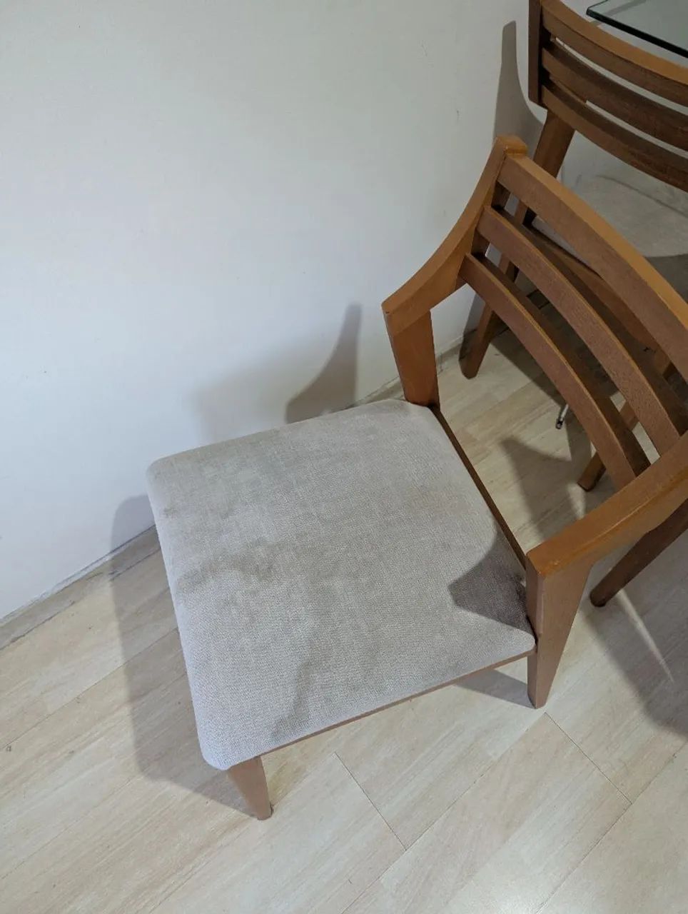 Mesa com quatro cadeiras  - Foto 4