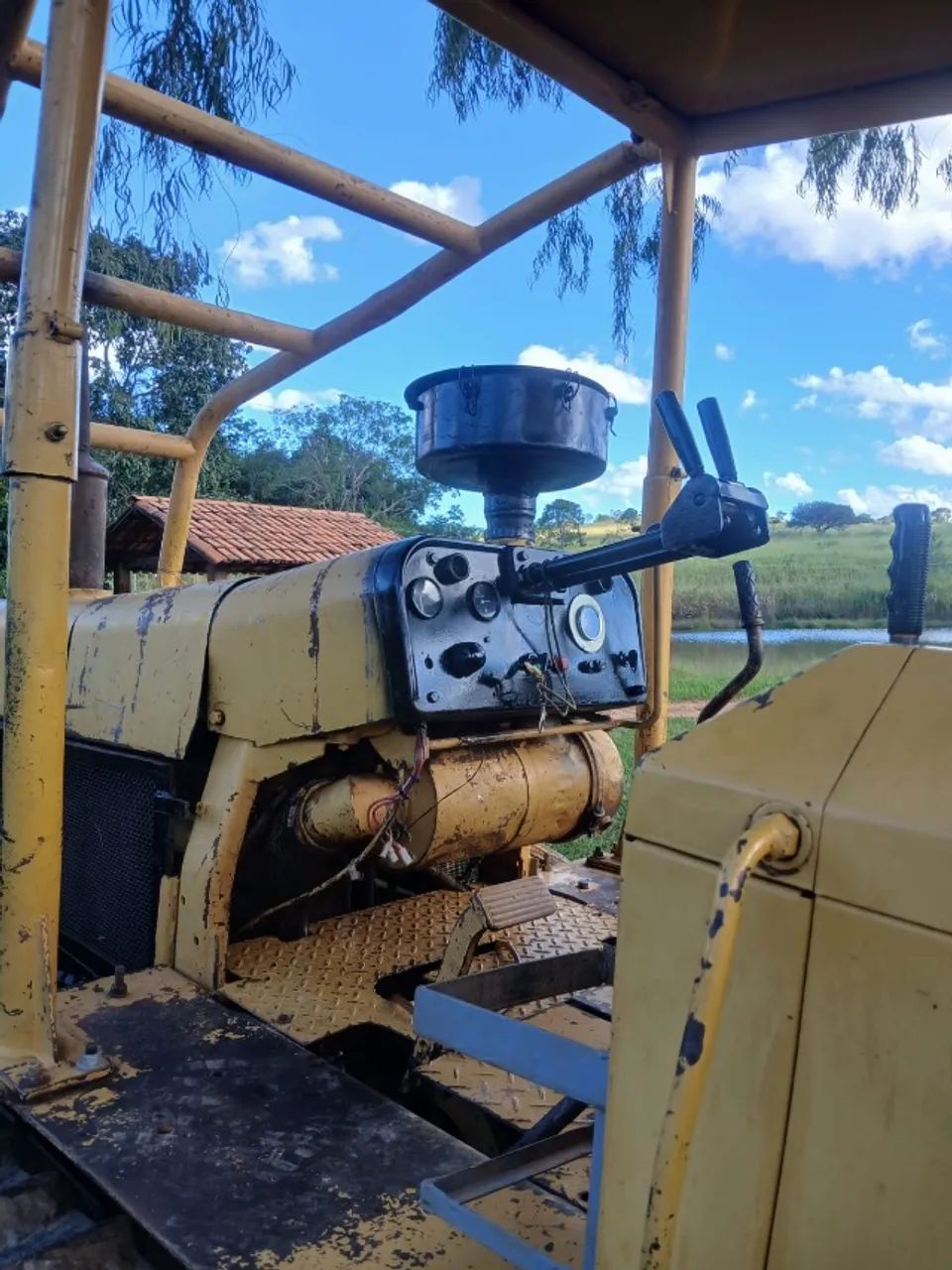Trator de Esteira AD7B Carcação. 