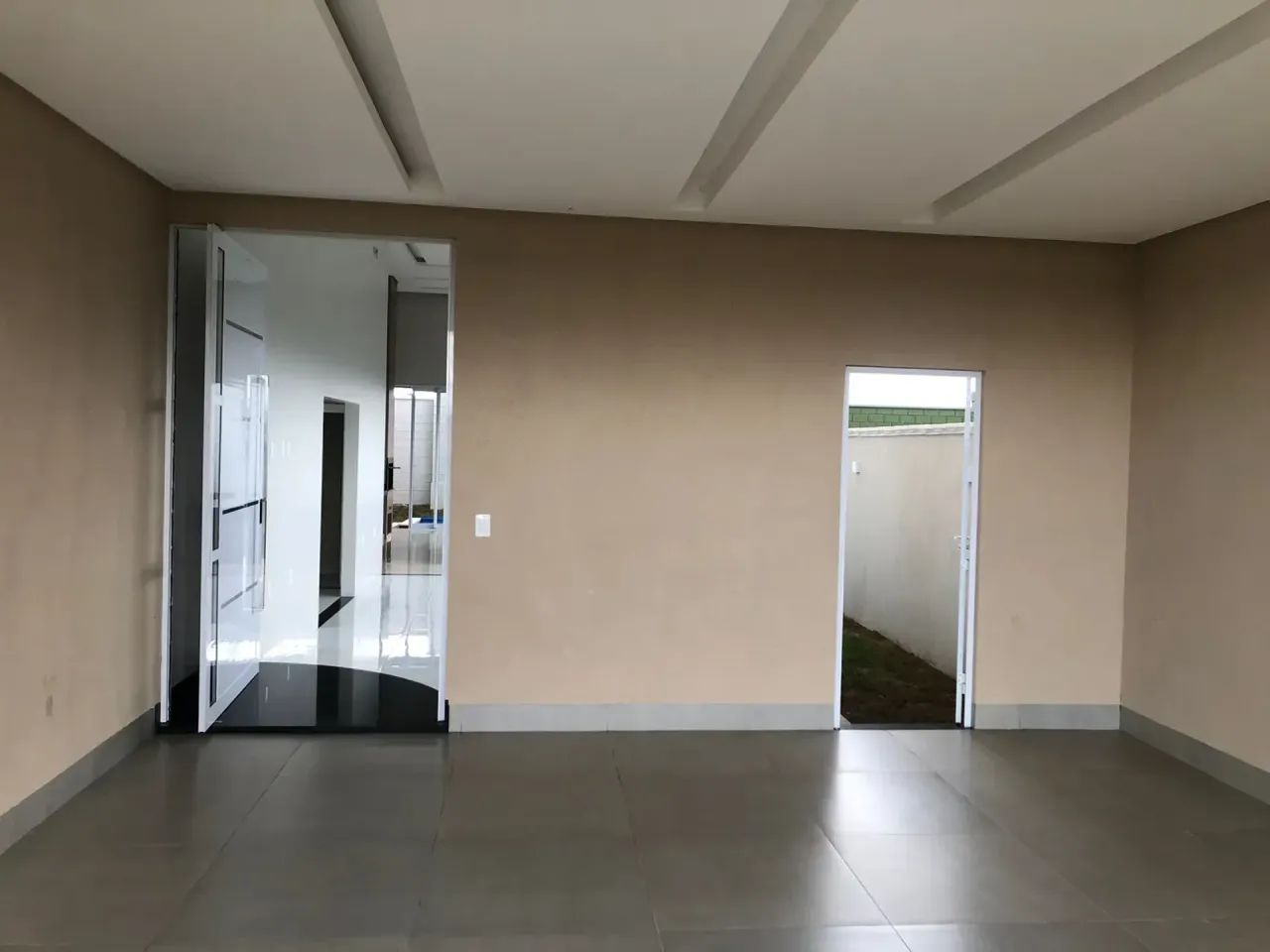 Casa de condomínio térrea para venda tem 360 m² com 3 quartos - Foto 2