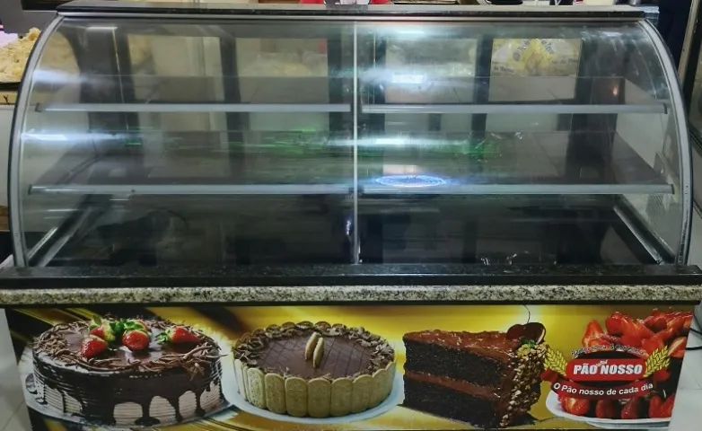 Vitrine Expositora para Padaria Usada - Refrigerada e Neutra - Foto 3