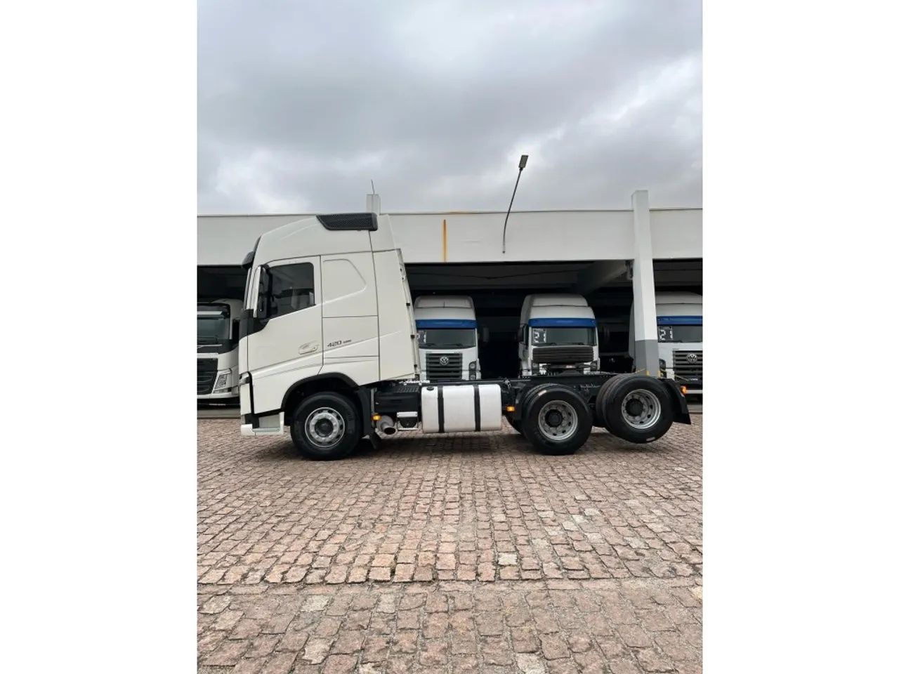 Volvo Fh 420 6x2 Renovação Da Frota Friboi - Foto 9