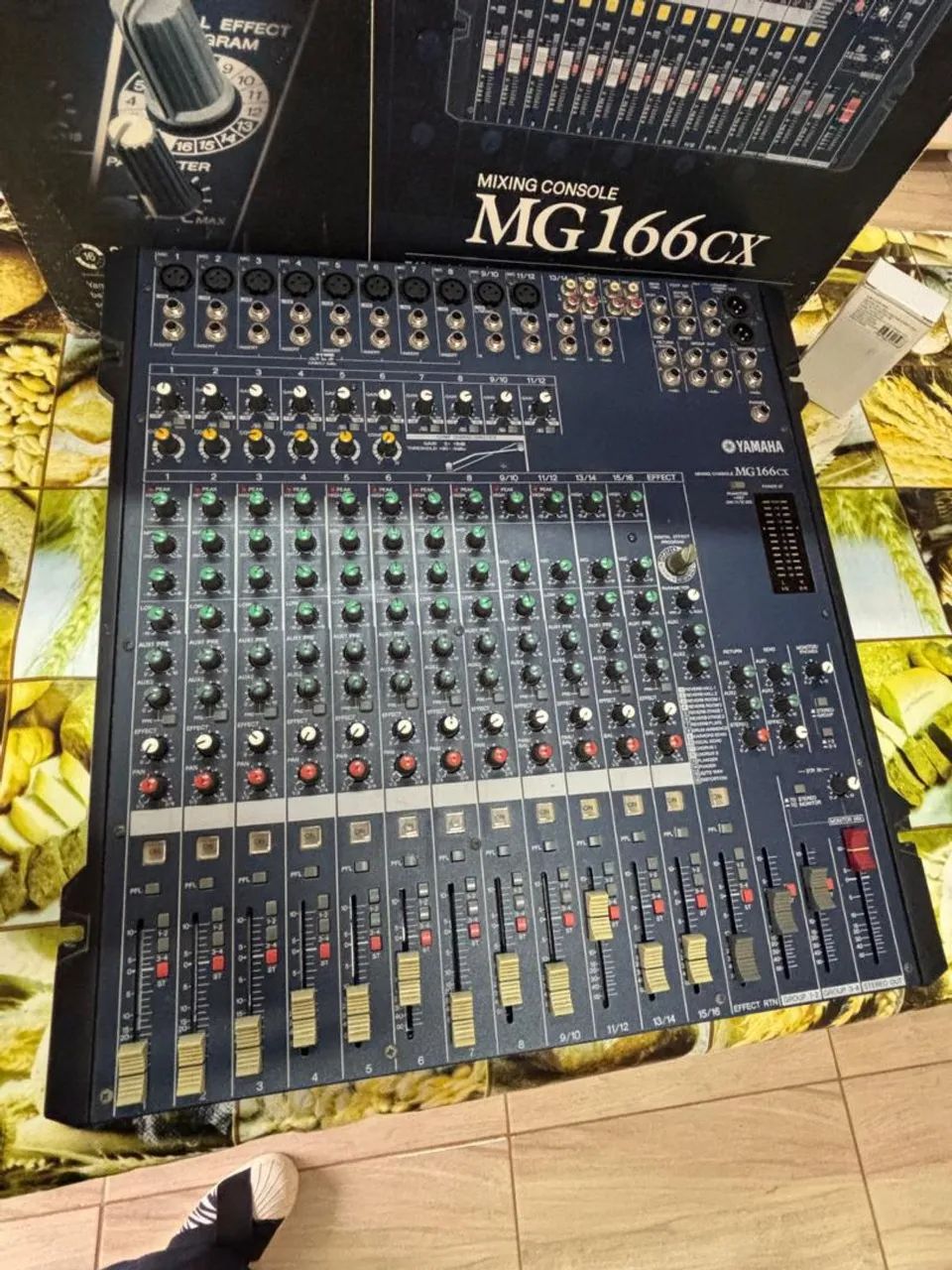 Mesa de Som Yamaha CX166 USB - Equipamentos e Acessórios de Som