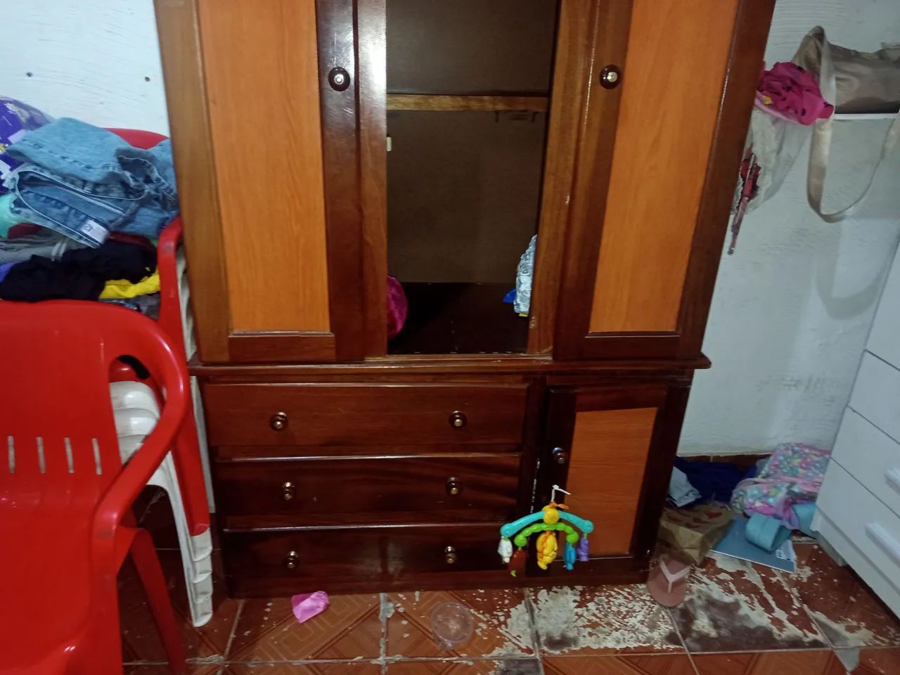 Guarda roupa de madeira  - Foto 2