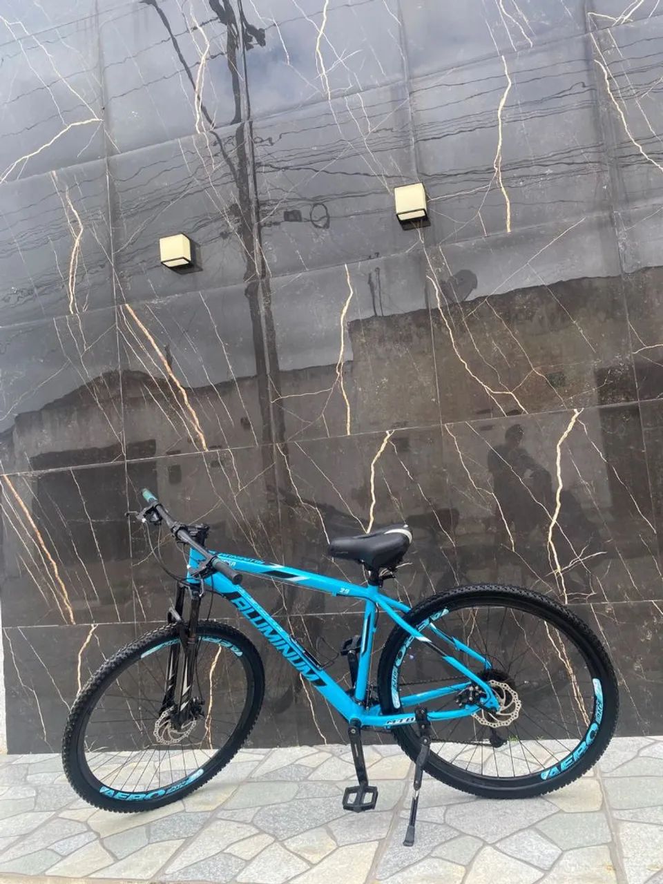 Vendo bicicleta de alumínio aro 29 quadro 19 - Foto 2