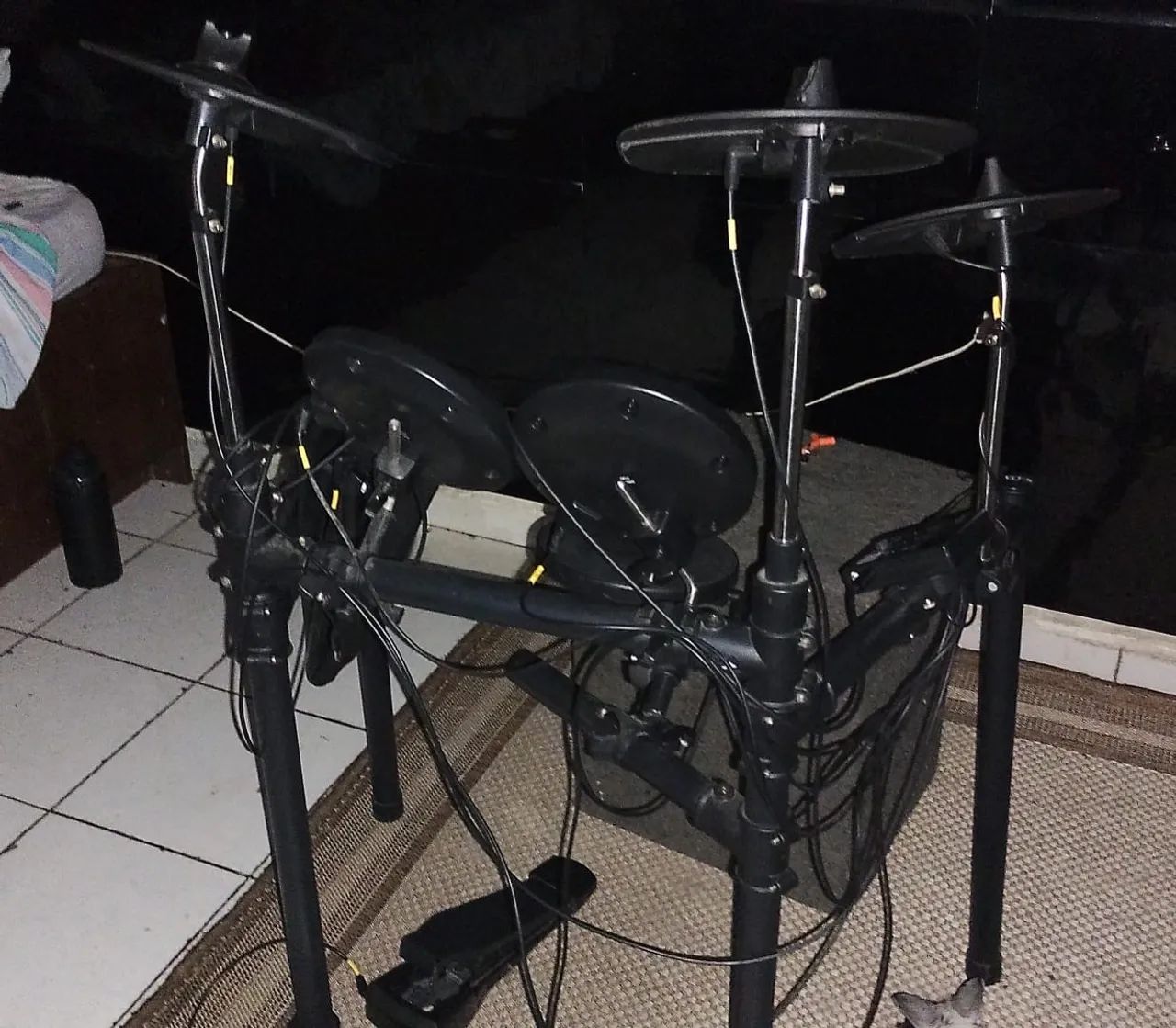 Bateria eletrônica semi nova - Foto 4