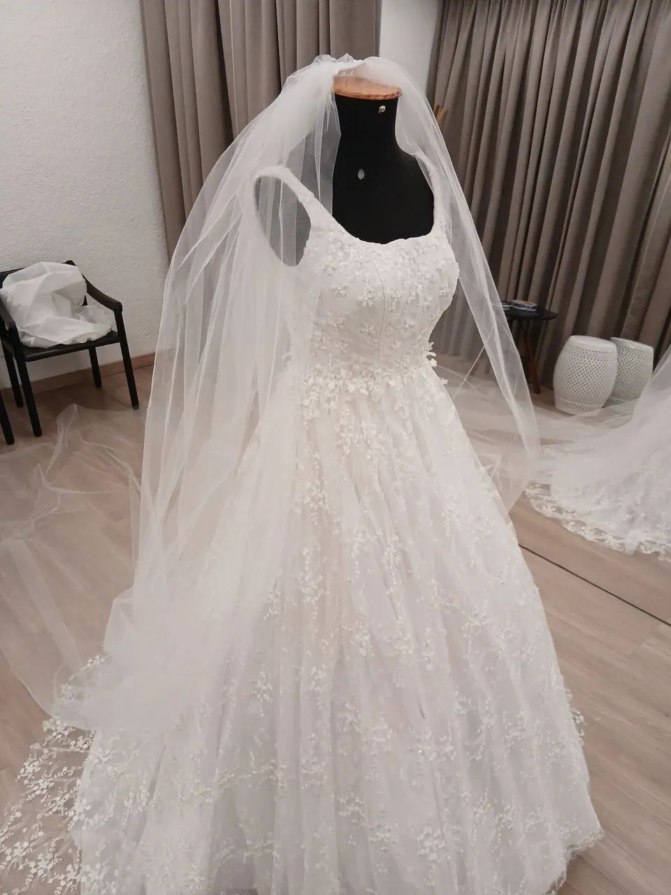 Vestido de noiva  branco  número 42  - Foto 2