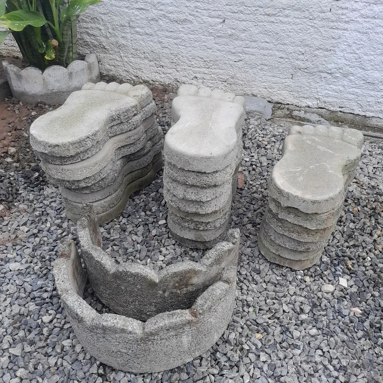 Pés de concreto para jardim 