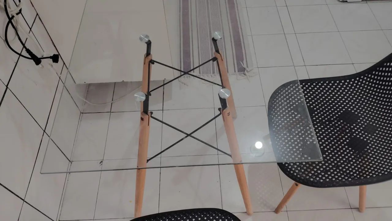Mesa com 2 cadeiras  - Foto 2