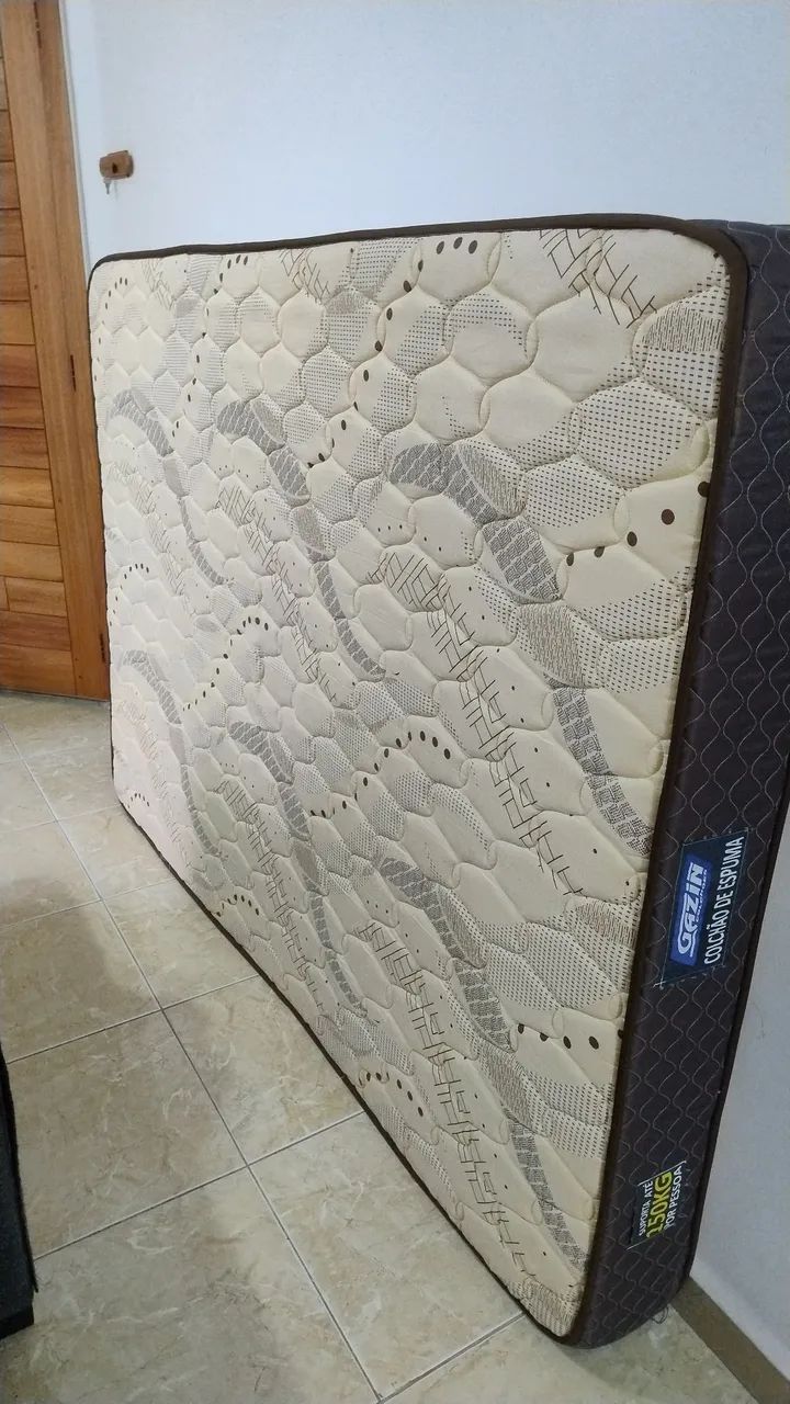 Vende-se 1 colchão casal usado 
