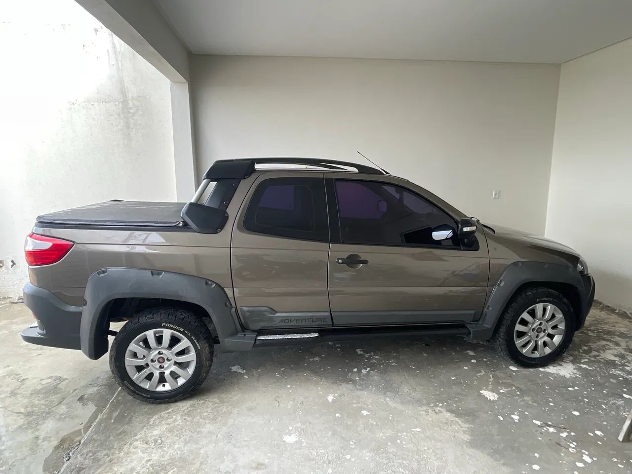 Fiat Strada Adventure1.8/ 1.8 Locker Flex CD 2014 - Foto 2