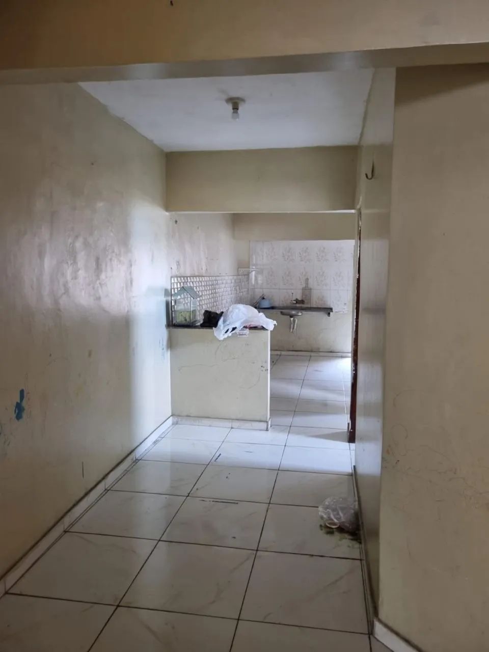 Alugo Casa Bem Localizada - Foto 5