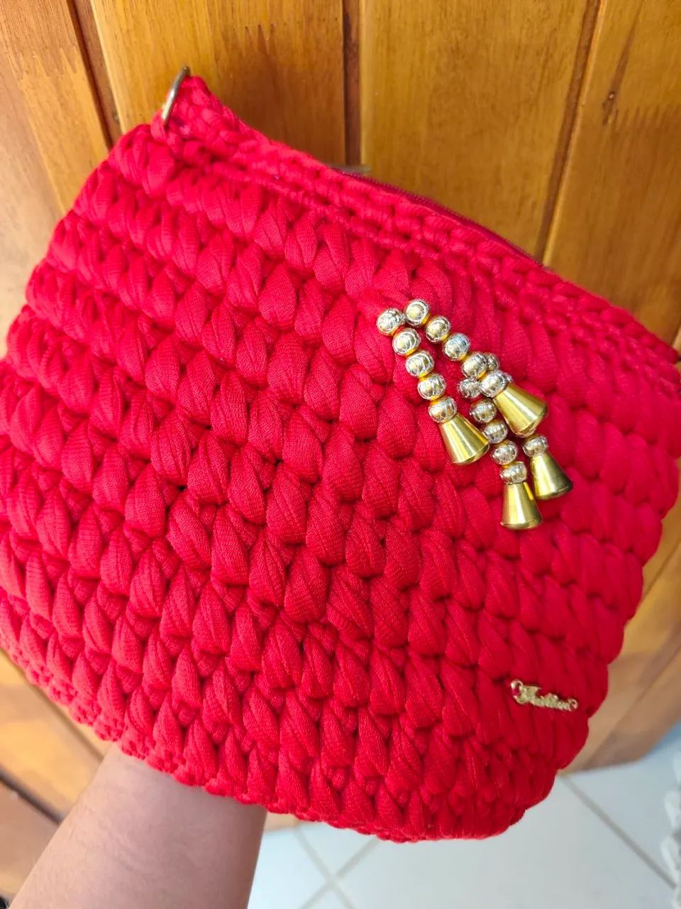 Bolsa vermelha de crochê 